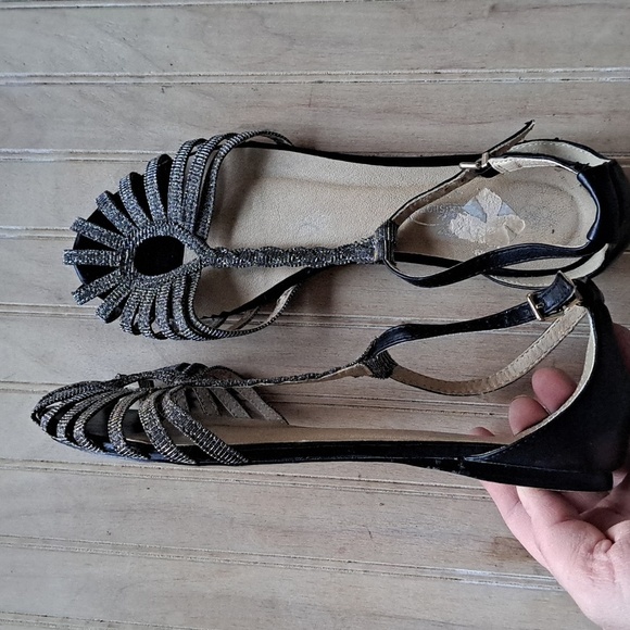 G.C Metallic Silver Sparkle Glam Retro Vintage Inspired Ankle Strap T-Strap Flat - Picture 8 of 11